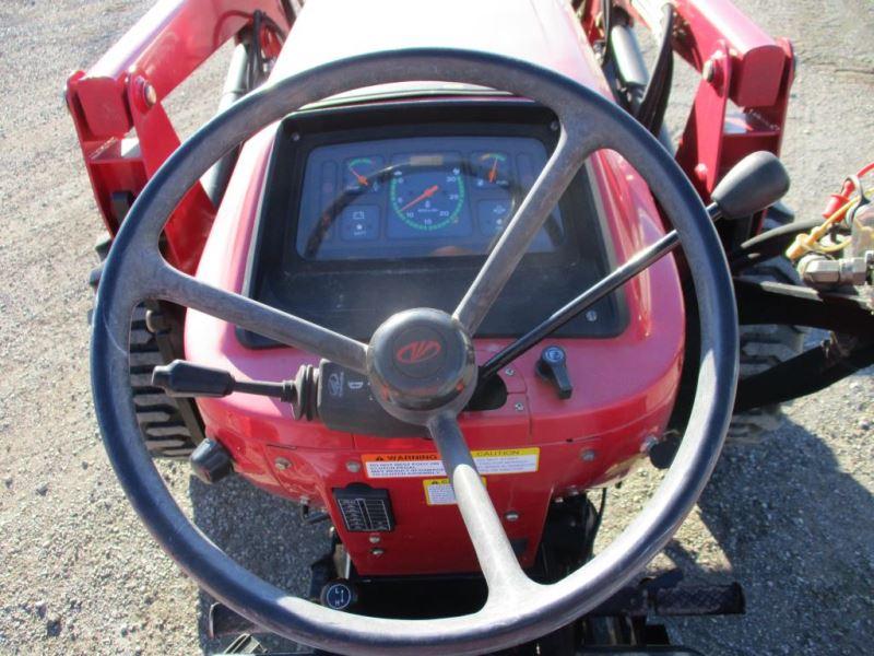 Mahindra 4025 with Loader SN MRCN2906