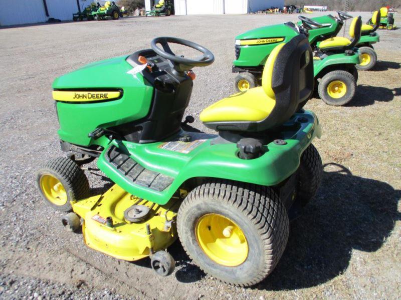 John Deere X320 SN M0X320A088158