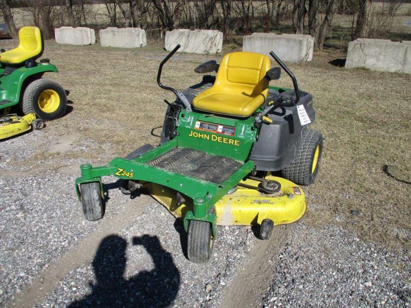 John Deere Z245 Sn 1M0Z245DCCM121058