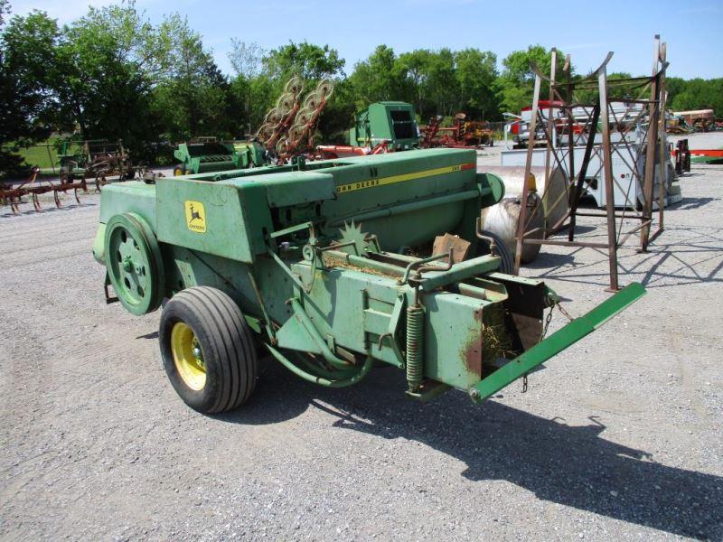 John Deere 346 Square Baler SN 208806