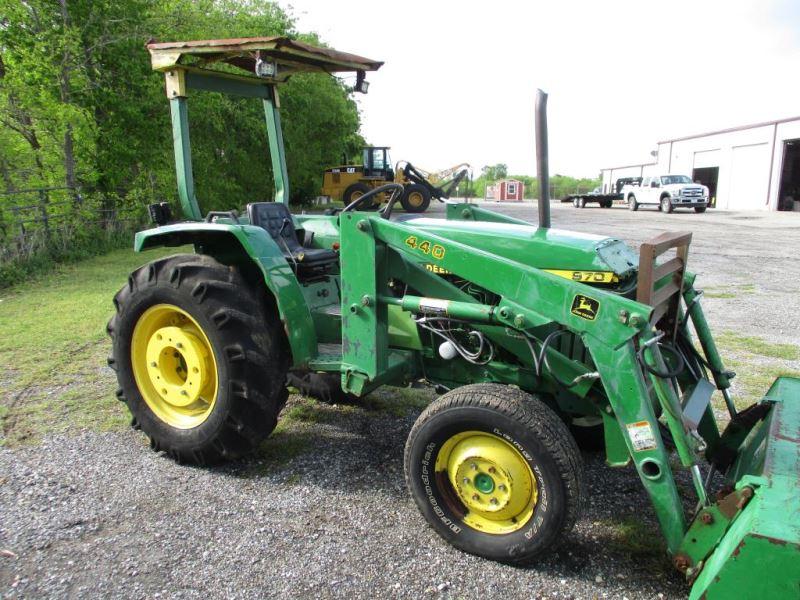 John Deere 970 with Loader SN B141503