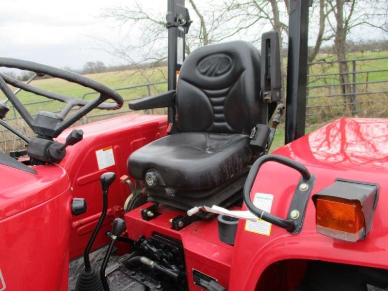 Mahindra 4025 with Loader SN MRCN2906