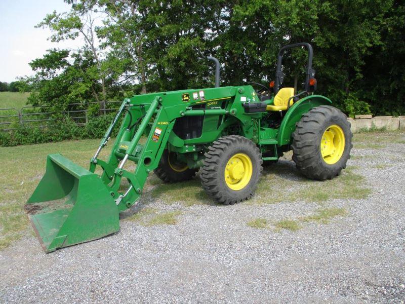 John Deere 5055E with Loader SN 1PY5055EHHH103486