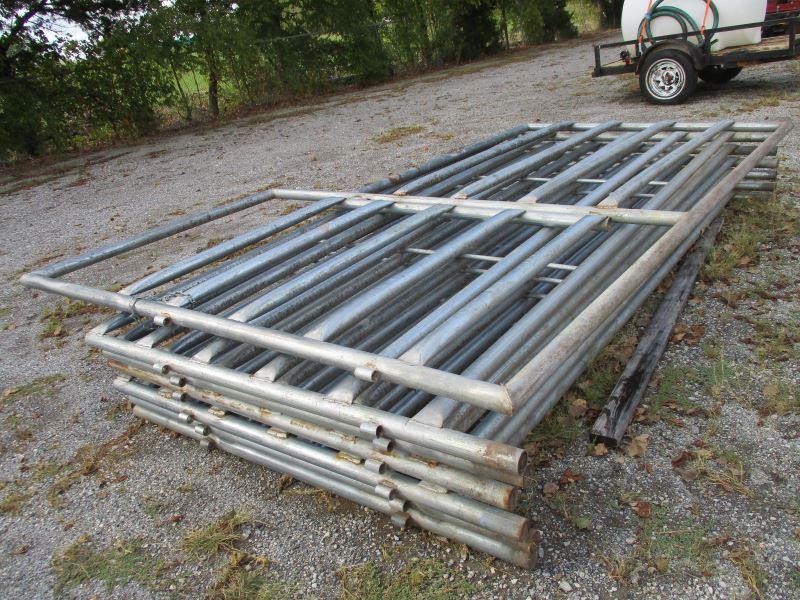 (6) 12' Panels (1) 12' with 4" Gate