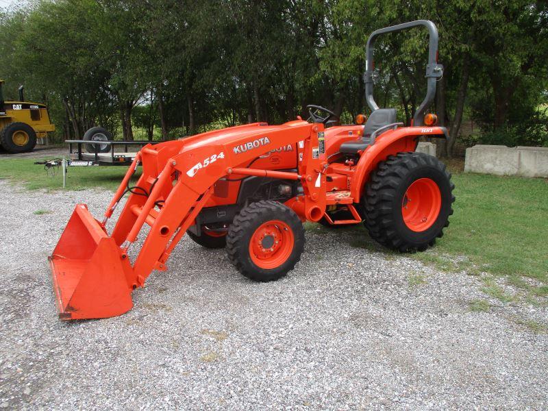 Kubota L3200 with Loader SN 70776