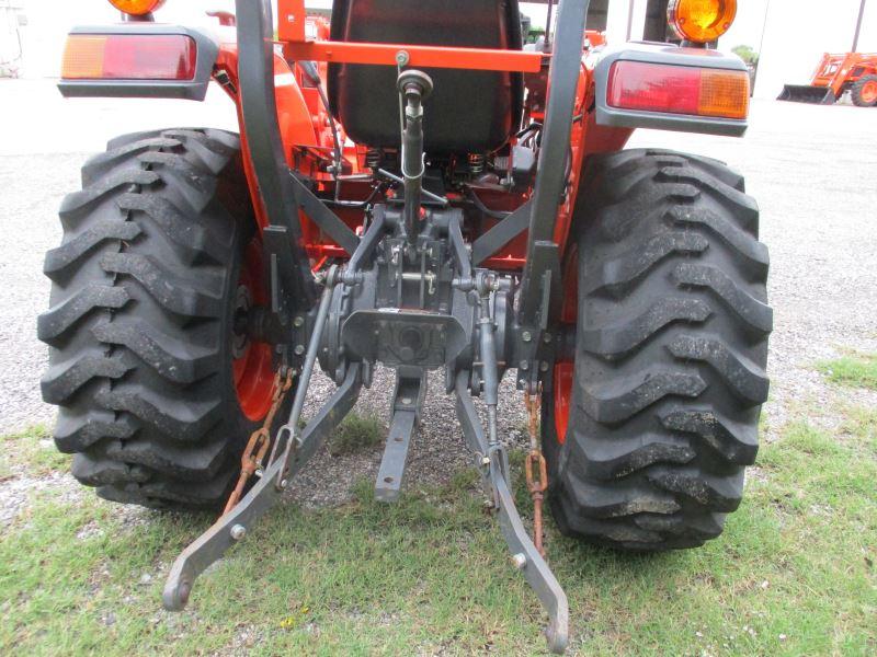 Kubota L3200 with Loader SN 70776