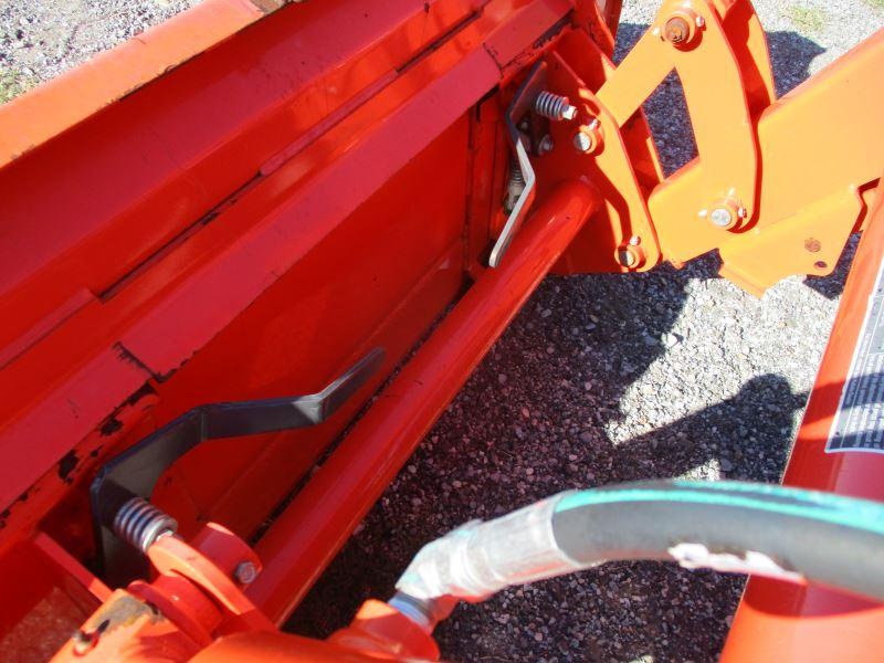 Kubota M6060 with Loader SN 64078