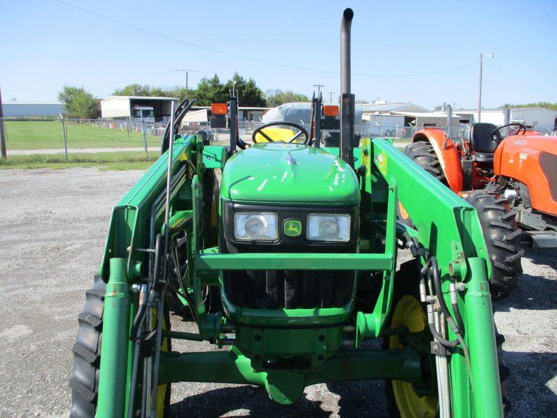 John Deere 5075E with Loader SN 1PY5075EABB003570