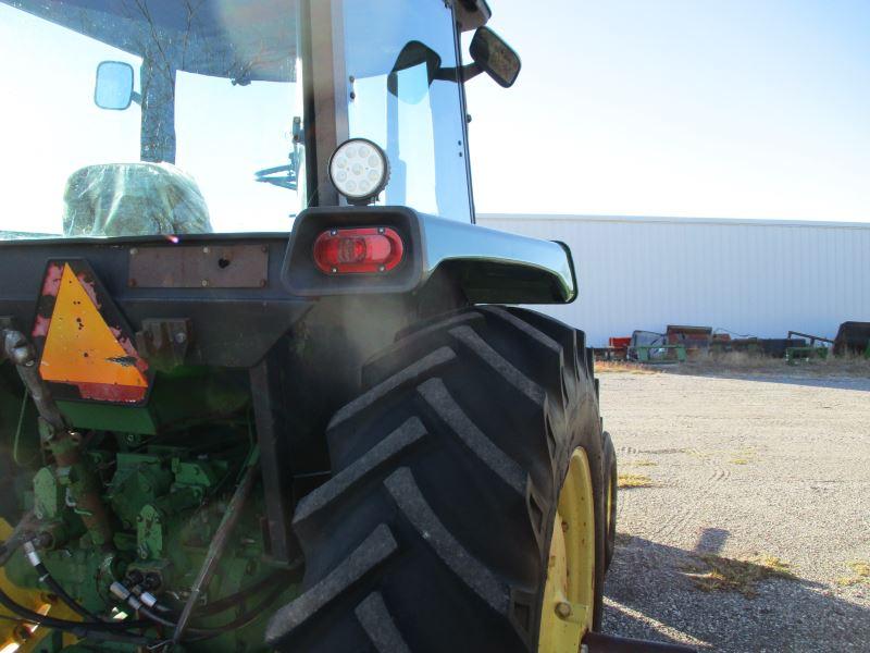 John Deere 4240 with Loader SN 4240P022738