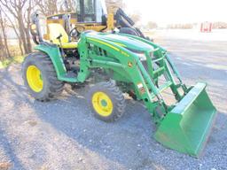 John Deere 3033R with Loader SN 1LV3033RMKK105215