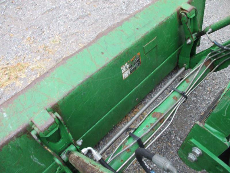 John Deere 3025E with Loader SN 1LV3025EEJJ122692