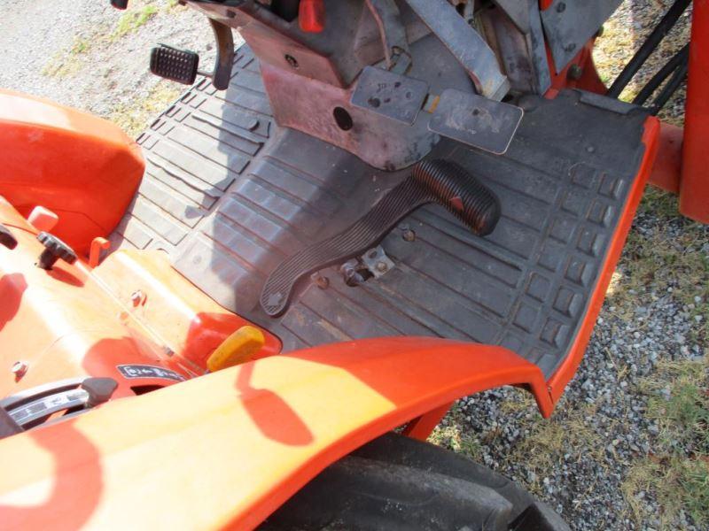 Kubota L3010 with Loader SN 70694