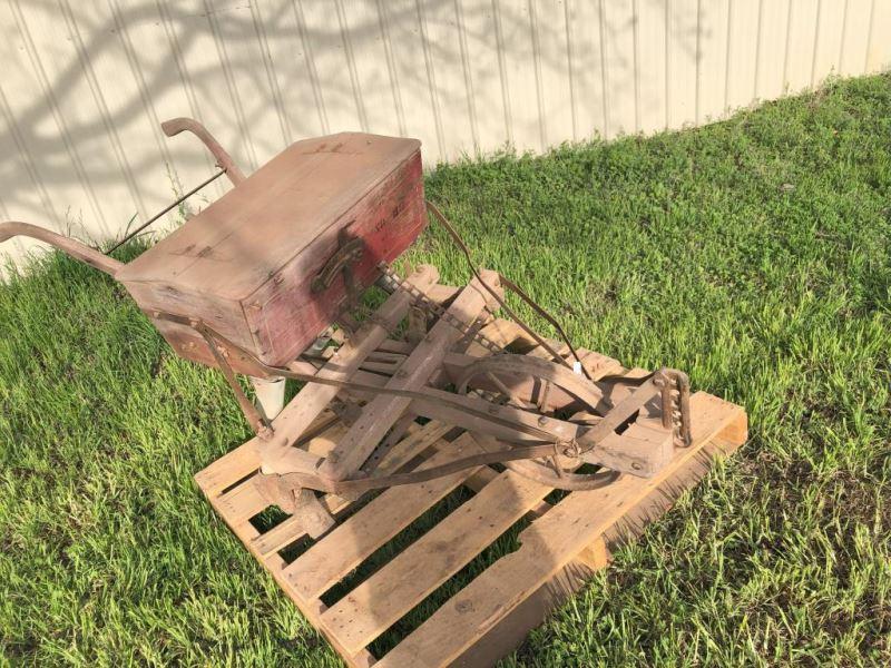 Antique Planter Cole Mfg