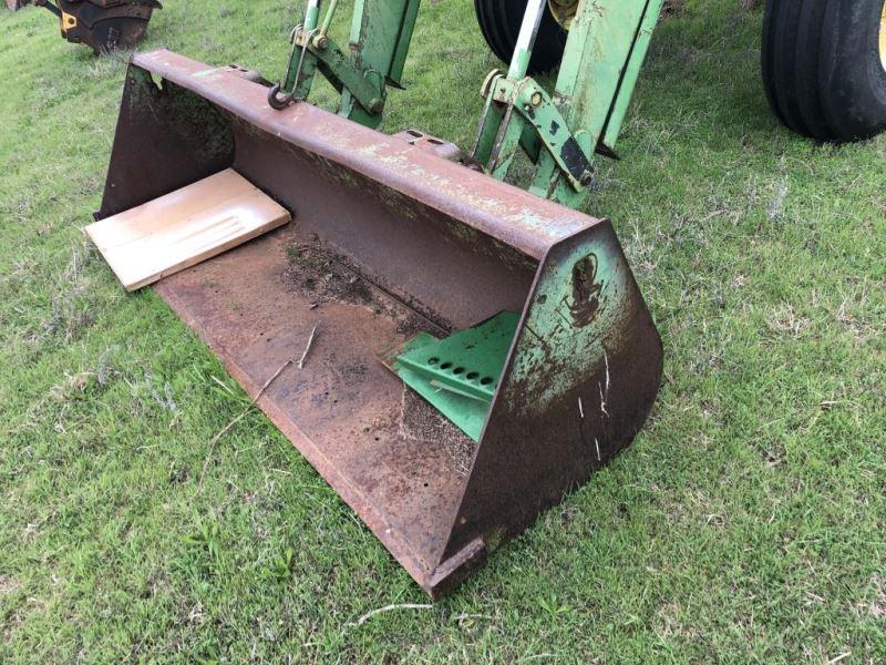 John Deere 4640 with Loader