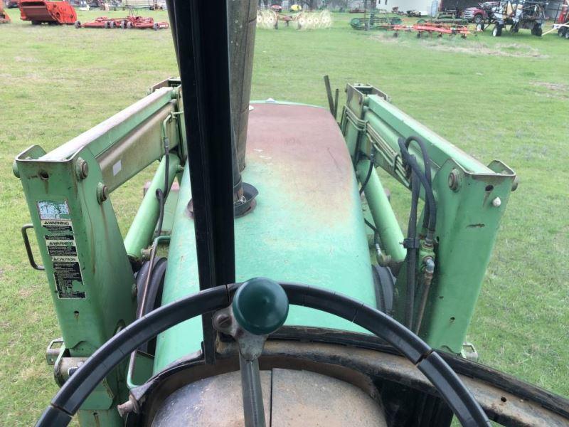 John Deere 4640 with Loader