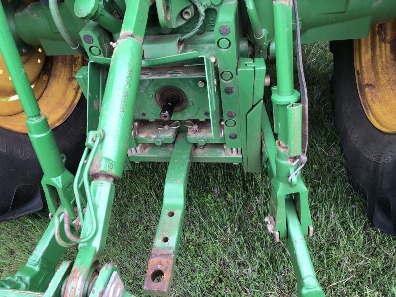 John Deere 6105R with Loader