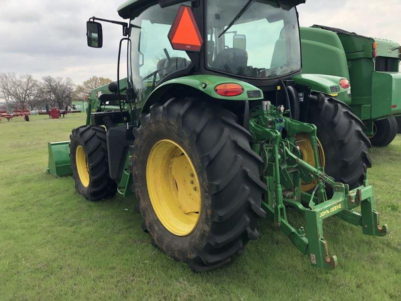 John Deere 6105R with Loader