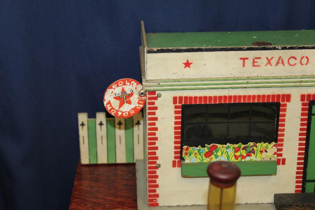 1930's Texaco Service station by rich toys (small)