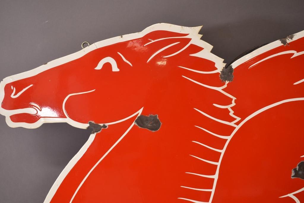 (Mobil) Pegasus Cookie Cutter Porcelain Sign (TAC)