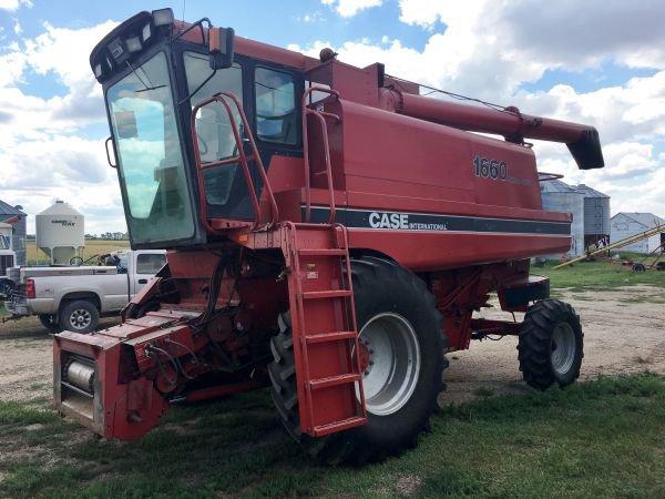 1986 Case IH 1660 combine