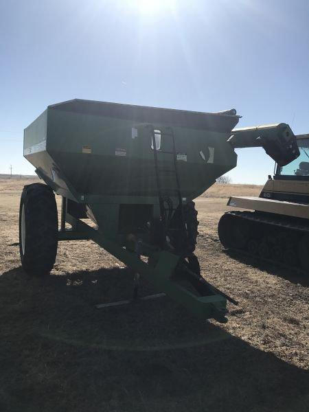 Brandt Model 420 grain cart