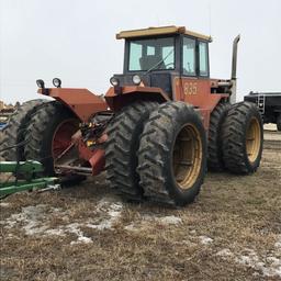 1982 835 Versatile tractor