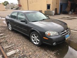 2003 Nissan Maxima 4 dr. car