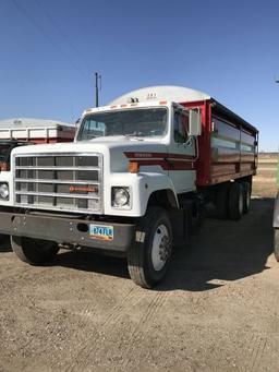 1985 IH S 2500 tandem truck