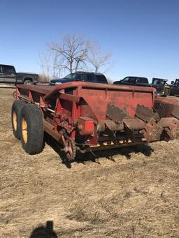 NH 791 manure spreader