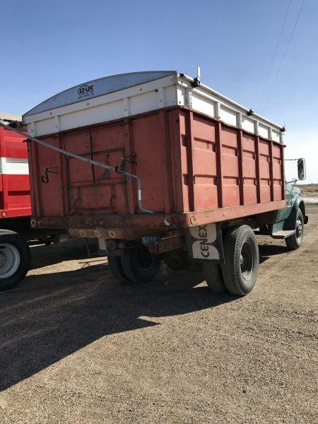 1968 Chevy single axle grain truck