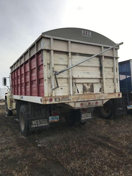 1976 Chevy single axle grain truck