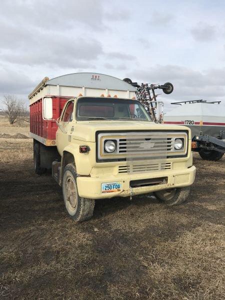 1976 Chevy single axle grain truck