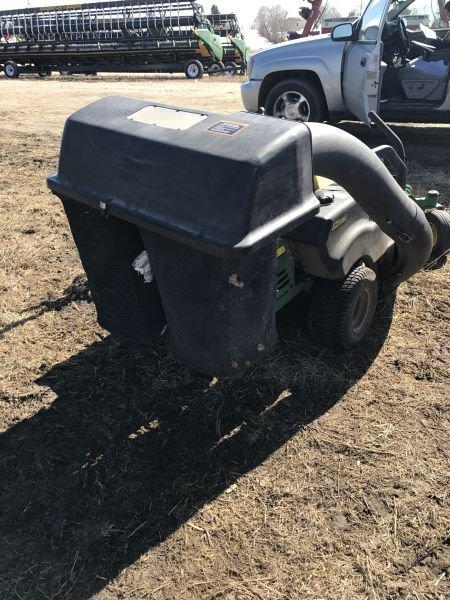 42’ JD Z225 Zero turn lawn mower