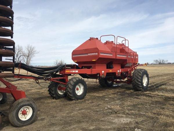 60’ Morris 8425 air seeder