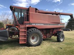 Later model 1680 Case IH combine