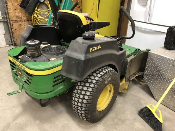 JD EZ Trak zero turn lawn mower