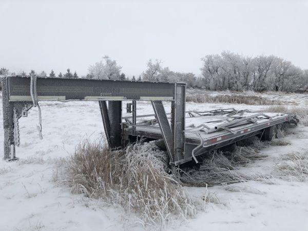 Titan tandem axle gooseneck flatbed trailer