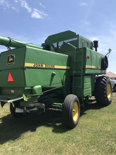 1988 Titan II 7720 JD combine