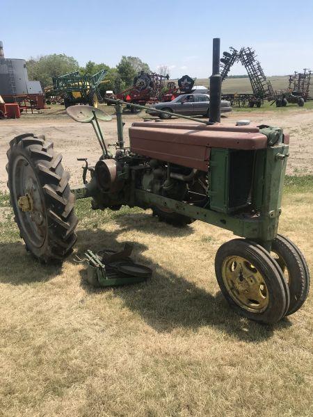 Antique JD tractor, tires new