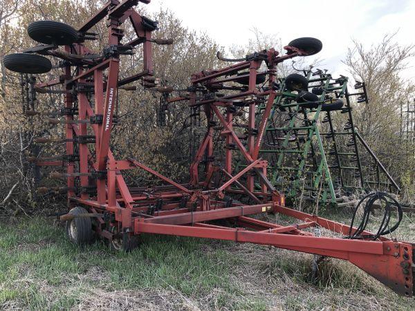 40’ IH 5500 chisel plow