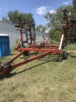 25’ IH chisel plow w/ 3 bar harrows