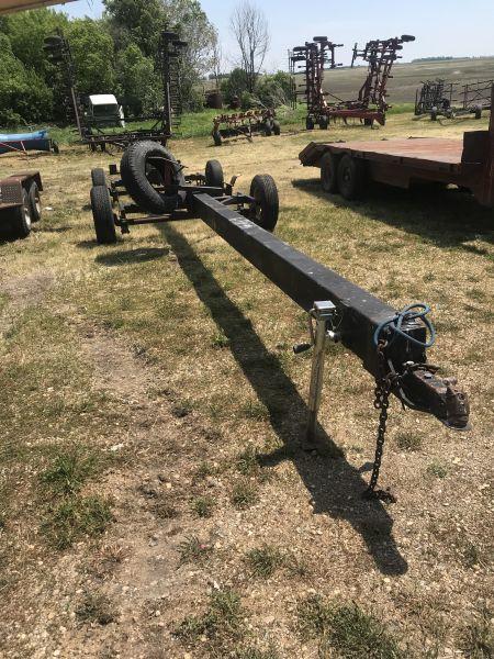 30’ 4 wheel header trailer