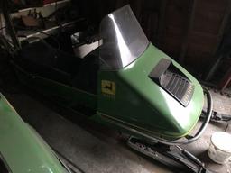 JD 500 snowmobile