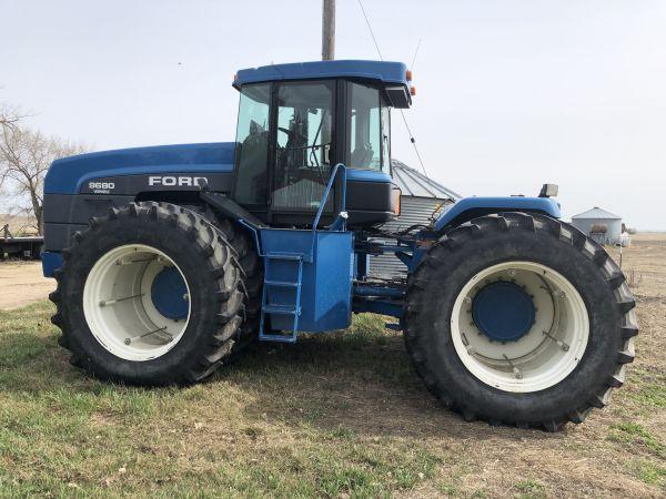 9680 Ford Versatile tractor