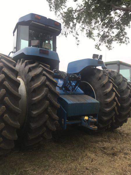 9680 Ford Versatile tractor