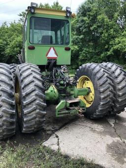 7520 JD 4WD tractor w/ Artsway loader