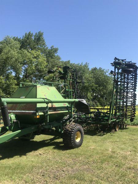 JD 777 air seeder