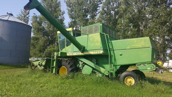JD 7700 gas combine for parts