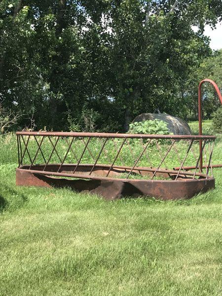 Hay frame feeder