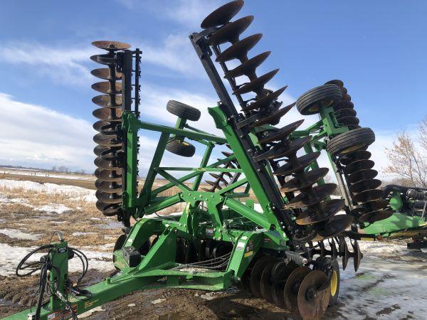 2017 JD 34 heavy duty tandem disk